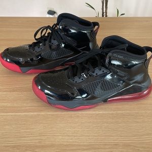 Nike Jordan Mars 270 ‘Bred’